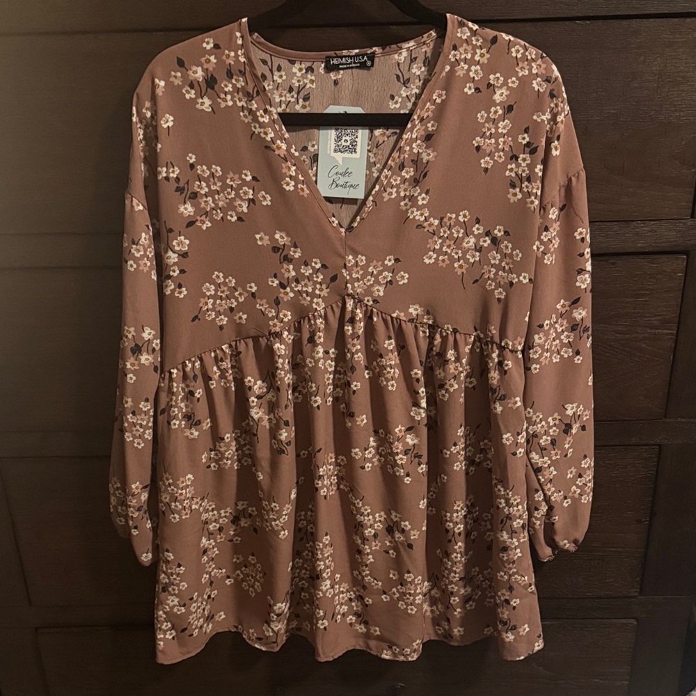 Heimish Floral pink V-Neck Top